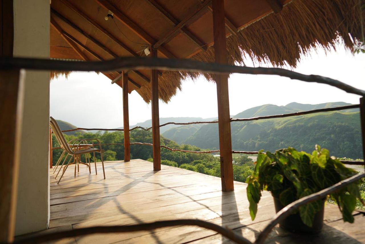 Morinda Villa And Resto Waingapu Exterior photo