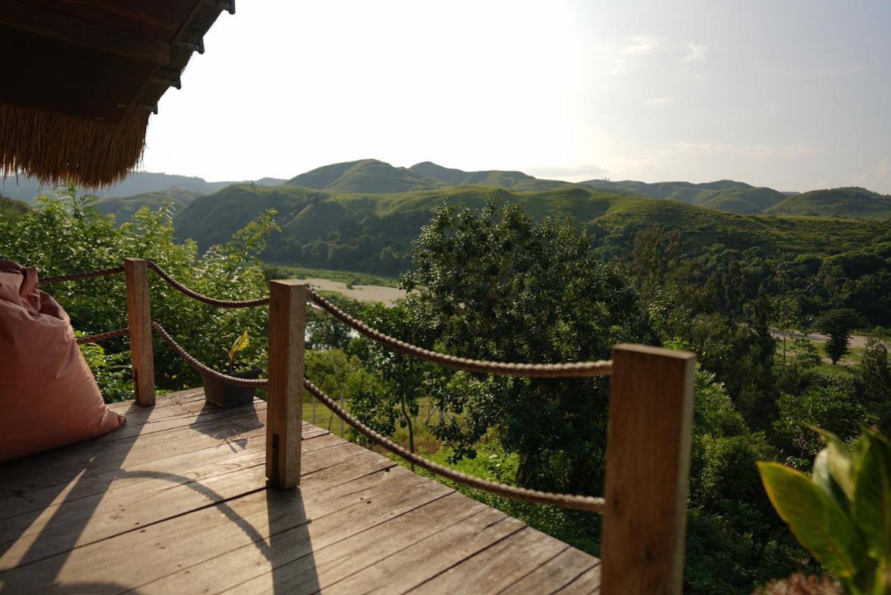 Morinda Villa And Resto Waingapu Exterior photo