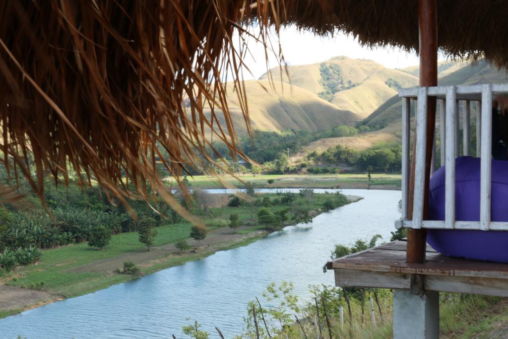 Morinda Villa And Resto Waingapu Exterior photo